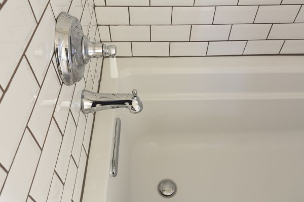 Lexington Bathtub Refinishing